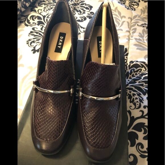 DKNY Shoes - Picture 1 of 5